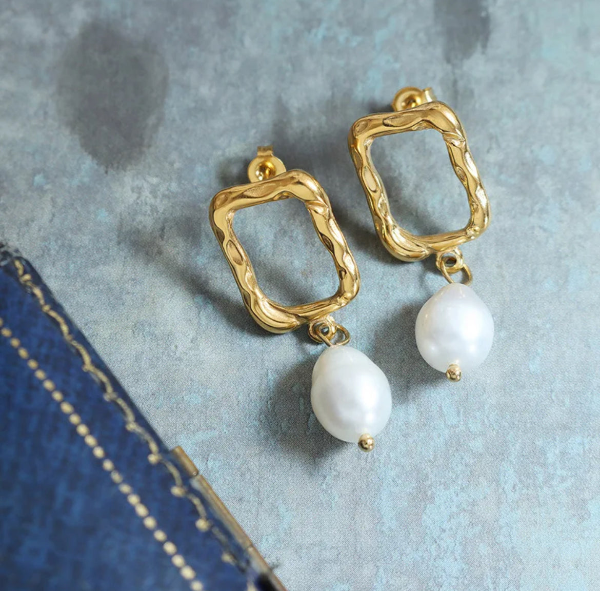 Zora Square Pearl Earrings