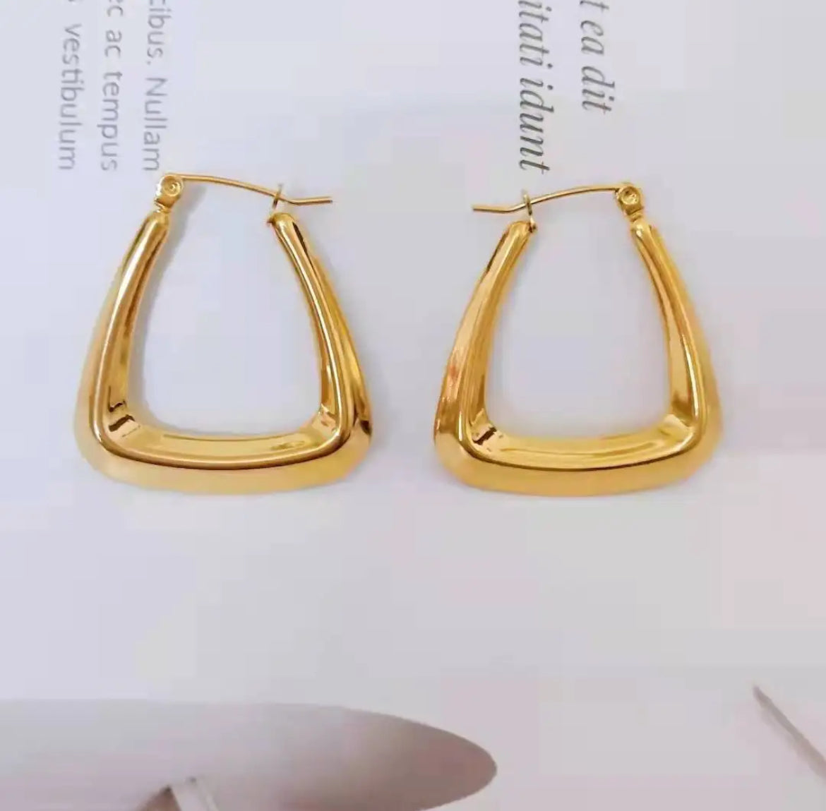 Aiden Triangle Hoops