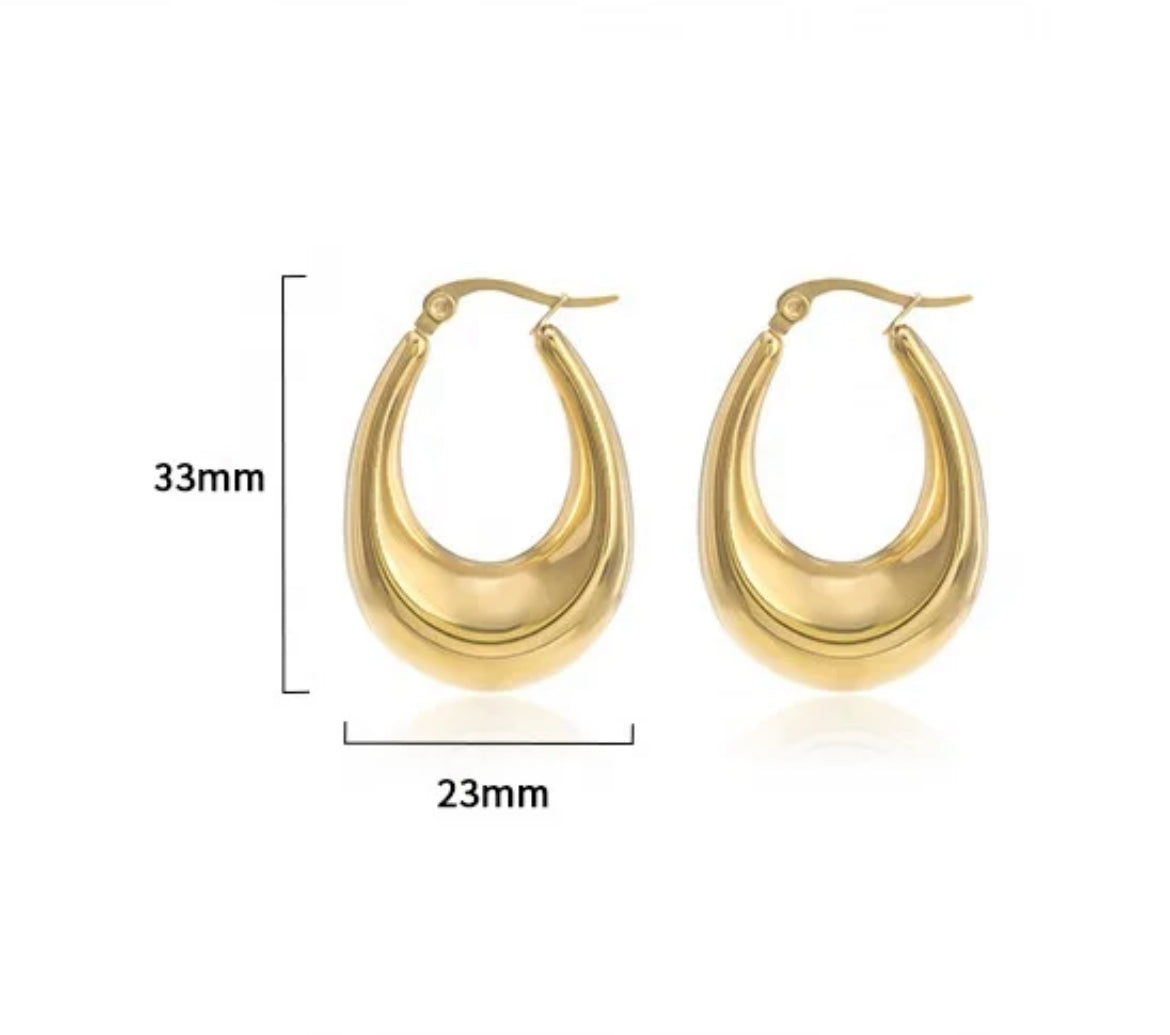 Chloe Oval Hoops