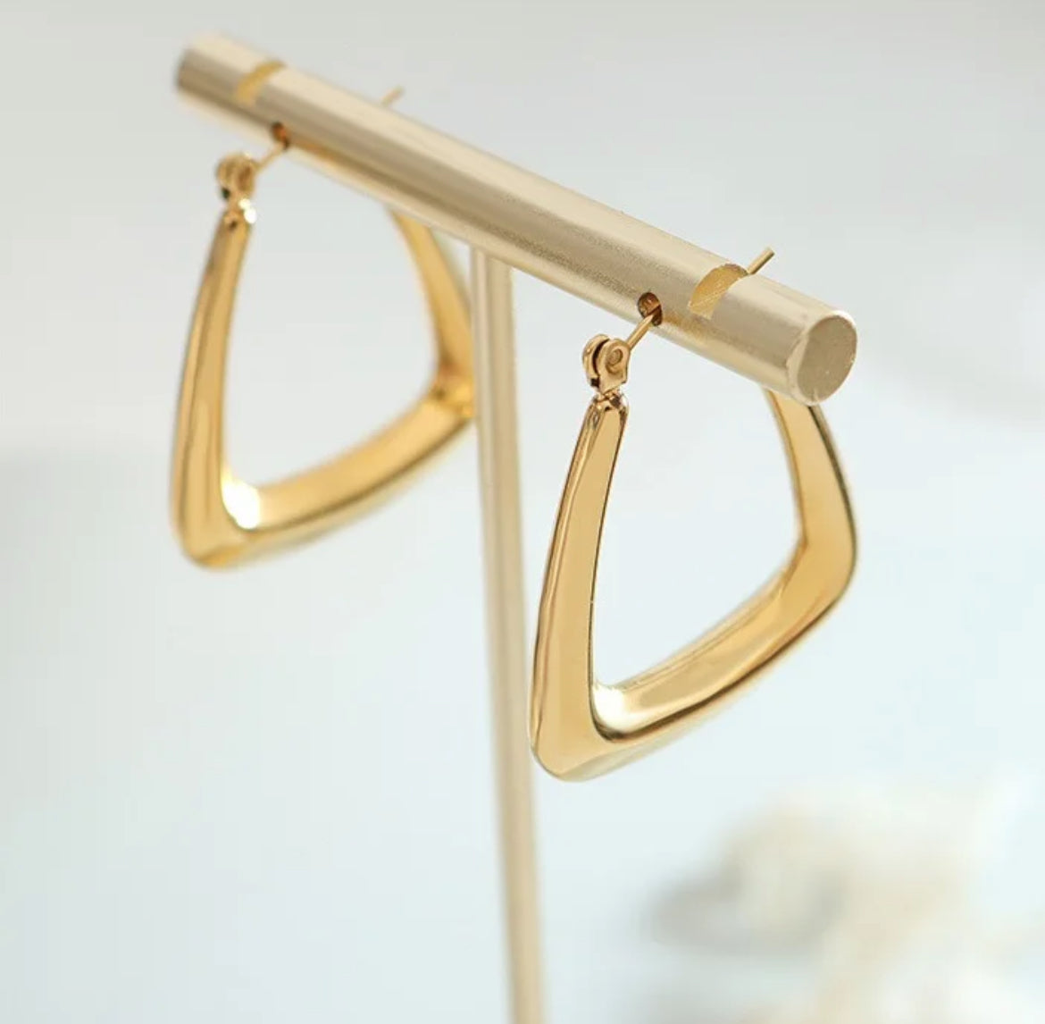 Aiden Triangle Hoops