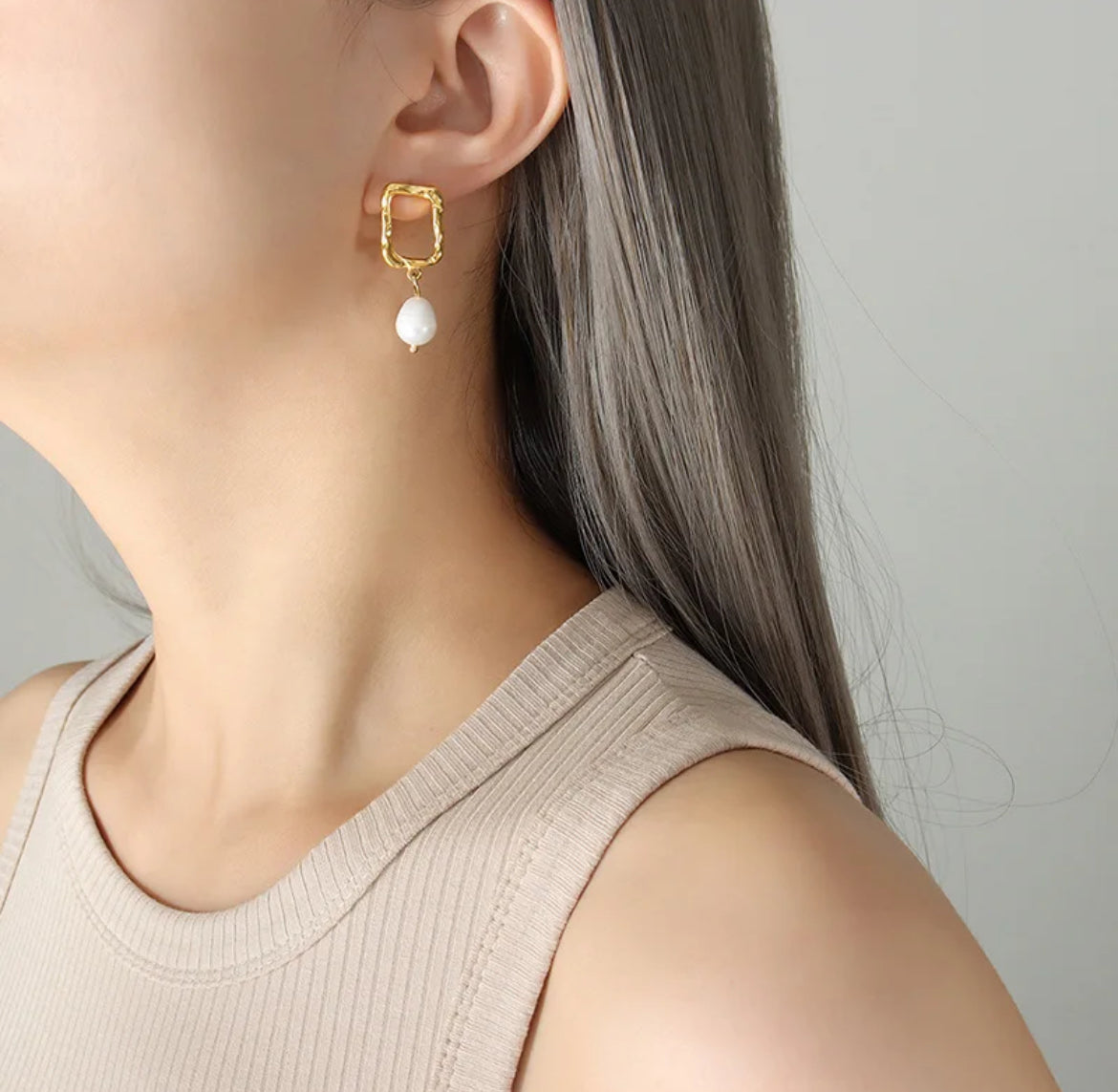 Zora Square Pearl Earrings